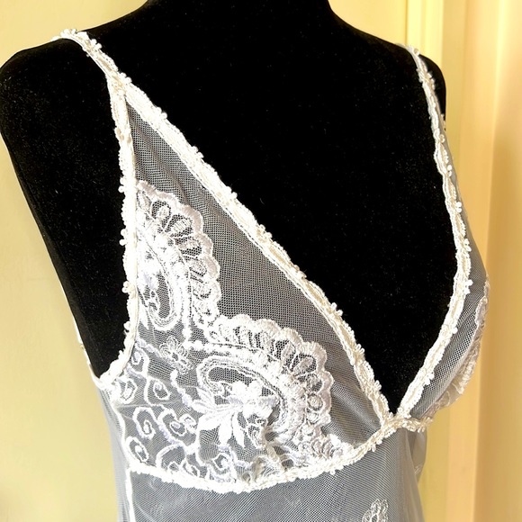Linda Lingerie White Lace Plunge V Slip Sz S EUC - Picture 2 of 10